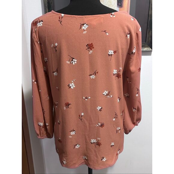 Pink Republic Knotted Hem Top Size S Round Neckline Floral Print 3/4 Sleeves - Picture 3 of 10